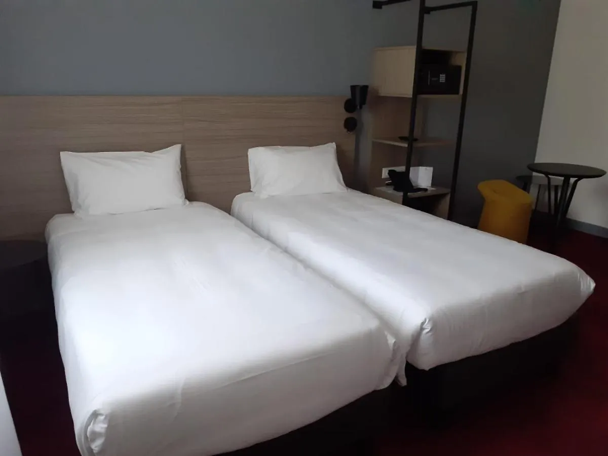 Sure Hotel By Best Western Les Portes De Montauban Fransa